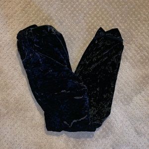 URBAN OUTFITTERS VELVET JOGGERS
